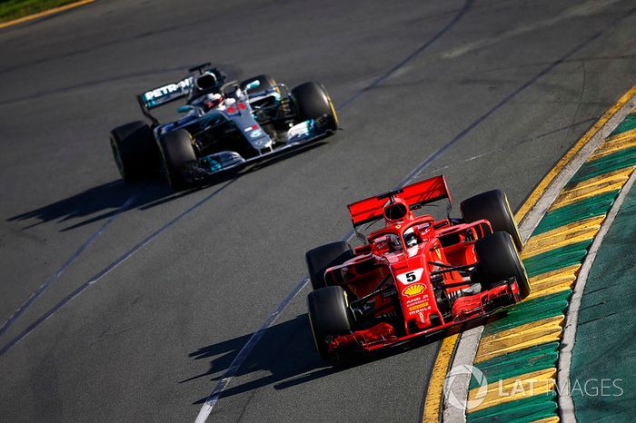 Sebastian Vettel, Ferrari SF71H, y Lewis Hamilton, Mercedes AMG F1 W09
