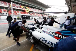  Lance Stroll, Williams Racing, in the pit lane