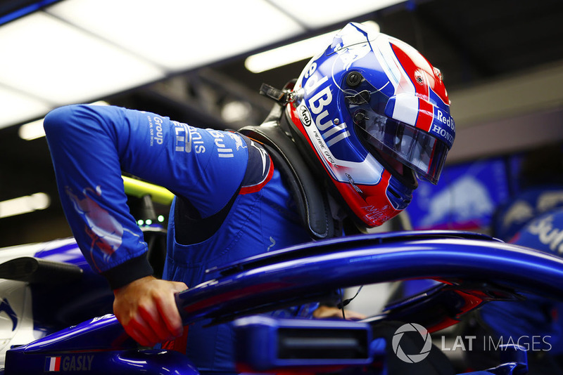 Pierre Gasly, Toro Rosso, enters his cockpit