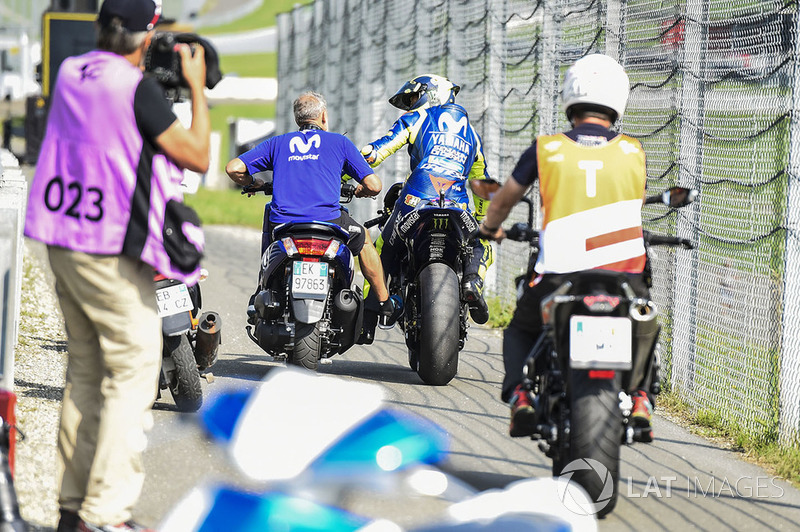 Valentino Rossi, Yamaha Factory Racing, broken down