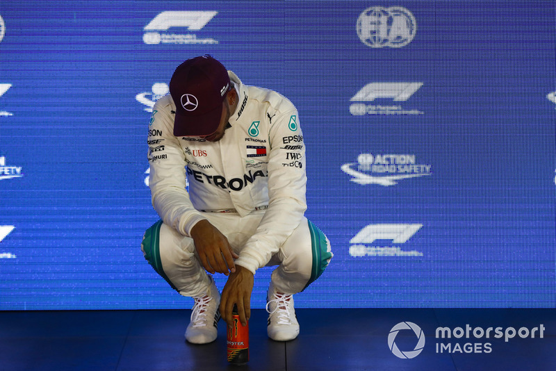 Lewis Hamilton 79. rajtelsősége a Forma-1-ben - F1 2018 - Szingapúri Nagydíj