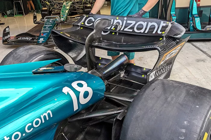 Alerón trasero Aston Martin AMR23