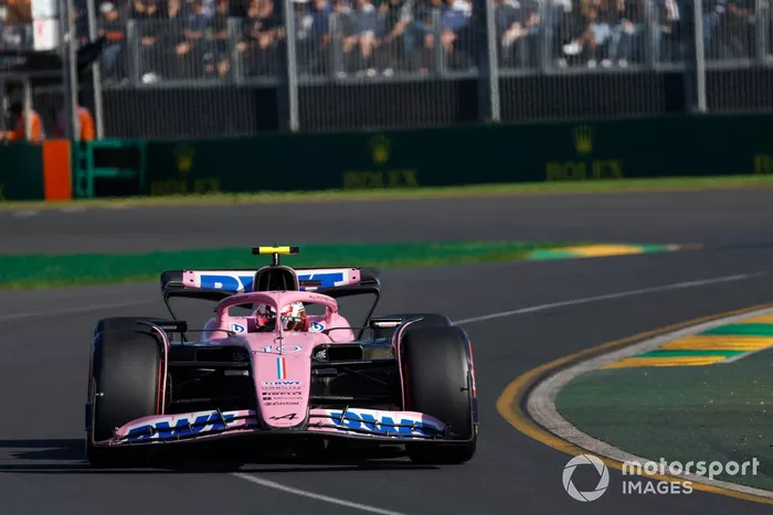 アルピーヌは2022年も開幕2戦でピンクカラーを実施。BWTは以前フォースインディアや、レーシングポイントをスポンサードしていたことでも知られている。