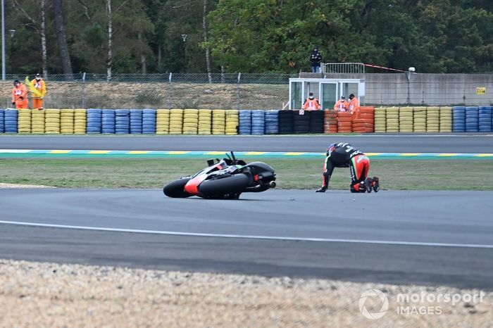 Caída de Bradley Smith, Aprilia Racing Team Gresini