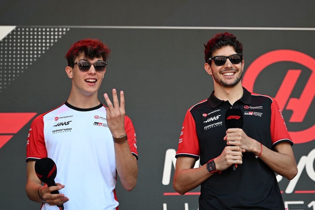 Esteban Ocon, Haas F1 Team, Oliver Bearman, Haas F1 Team
