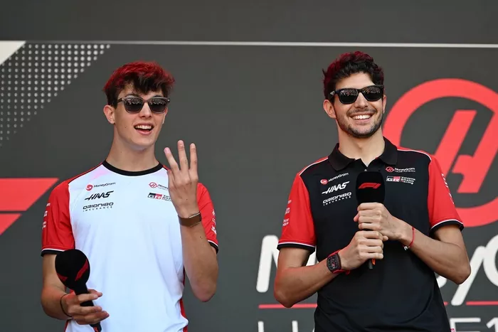 Esteban Ocon, Haas F1 Team, Oliver Bearman, Haas F1 Team