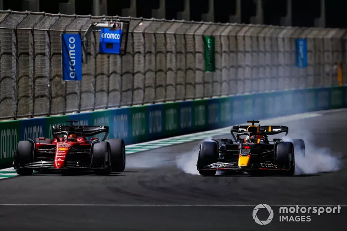 Charles Leclerc, Ferrari F1-75, Max Verstappen, Red Bull Racing RB18, batalla por el liderato