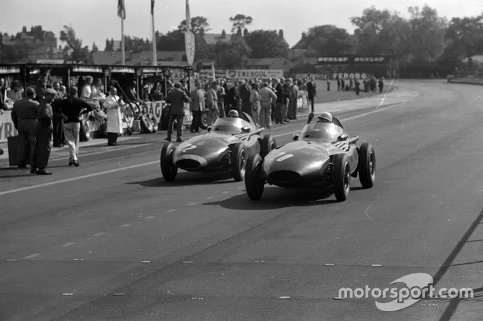 Tony Brooks, Vanwall; Stirling Moss, Vanwall e Stuart Lewis-Evans, Vanwall
