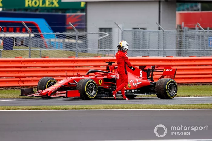 Sebastian Vettel, Ferrari SF1000 se retira de la práctica tras un fallo en el monoplaza