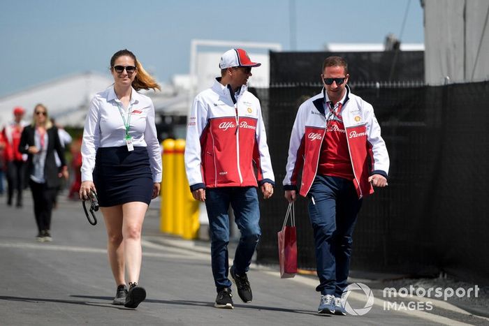 Kimi Raikkonen, Alfa Romeo Racing en paddock