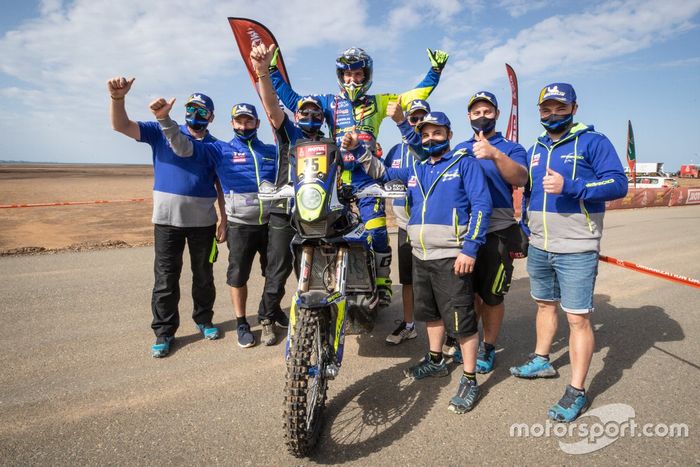 #15 Sherco Racing: Lorenzo Santolino celebrates with the team members