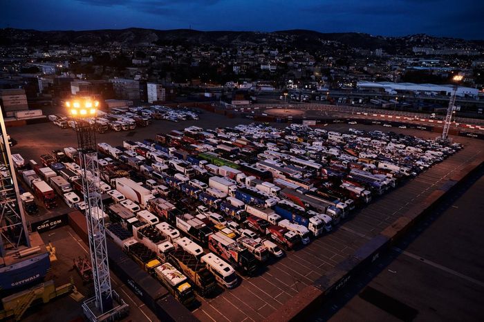 Embarque del Dakar 2021 en Marsella