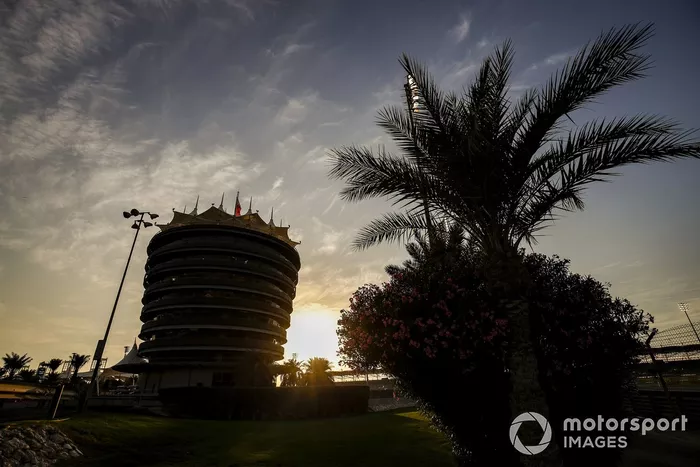 El atardecer sobre el circuito