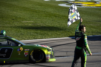 Chase Elliott, Hendrick Motorsports, Chevrolet Camaro Mountain Dew celebrates