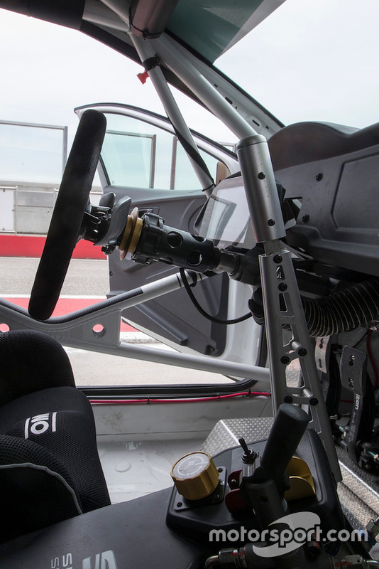 Cupra Leon TCR SEQ, dettaglio dell'abitacolo