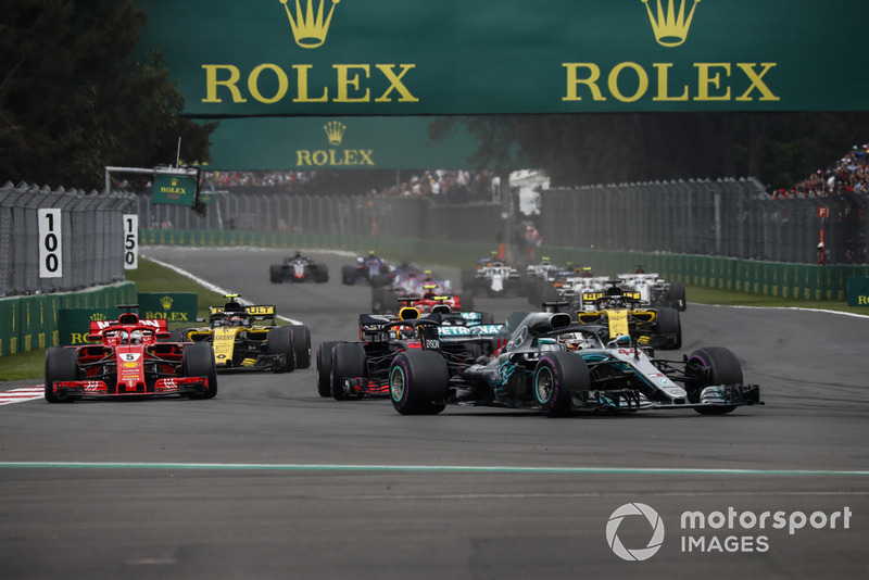 Lewis Hamilton, Mercedes AMG F1 W09 EQ Power+, Daniel Ricciardo, Red Bull Racing RB14 y Sebastian Vettel, Ferrari SF71H