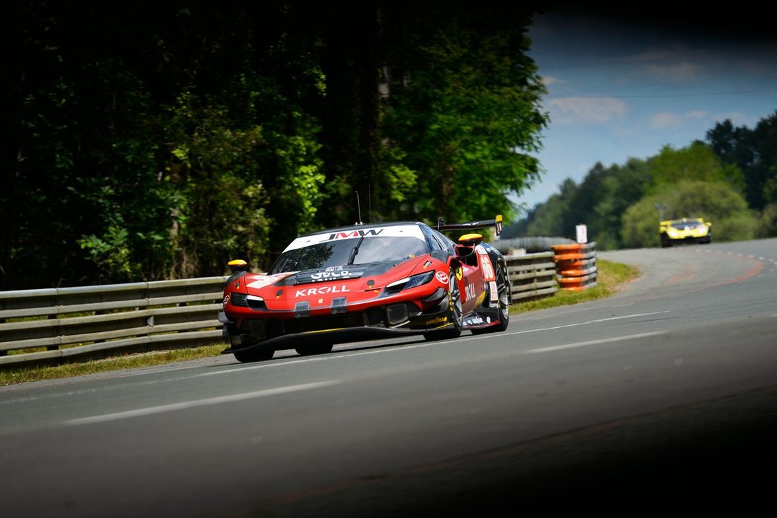 Ferrari 296 LMGT3 #66 JMW Motorsport: Giacomo Petrobelli, Larry Ten Voorde, Salih Yoluc