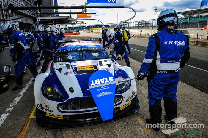 #99 Aston Martin Racing Aston Martin Vantage V8: Andrew Howard, Darren Turner, Alex MacDowall