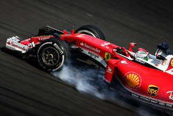 Себастьян Феттель, Ferrari SF16-H блокує колеса на гальмуванні