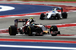 Карлос Сайнс-молодший, Scuderia Toro Rosso STR11