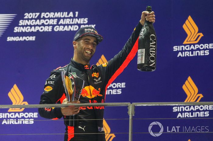 Podium: segundo, Daniel Ricciardo, Red Bull Racing