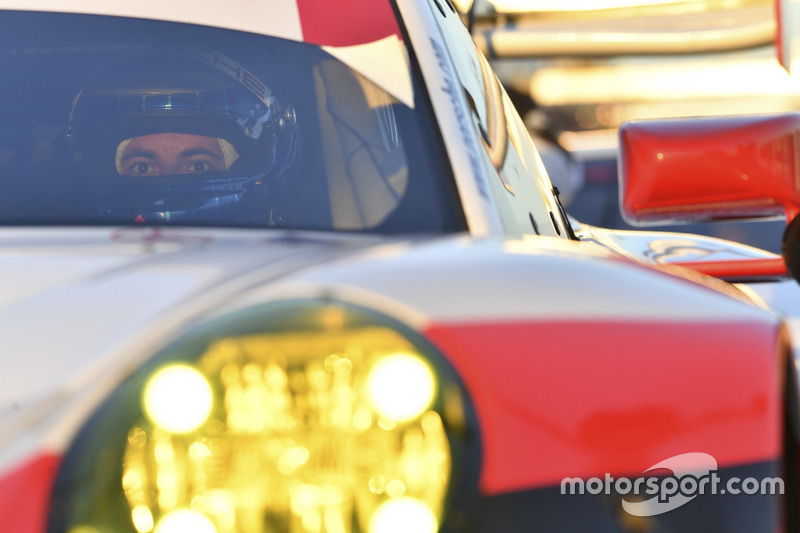 #912 Porsche Team North America Porsche 911 RSR: Kevin Estre