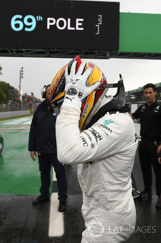 Pole sitter Lewis Hamilton, Mercedes AMG F1 celebrates in parc ferme