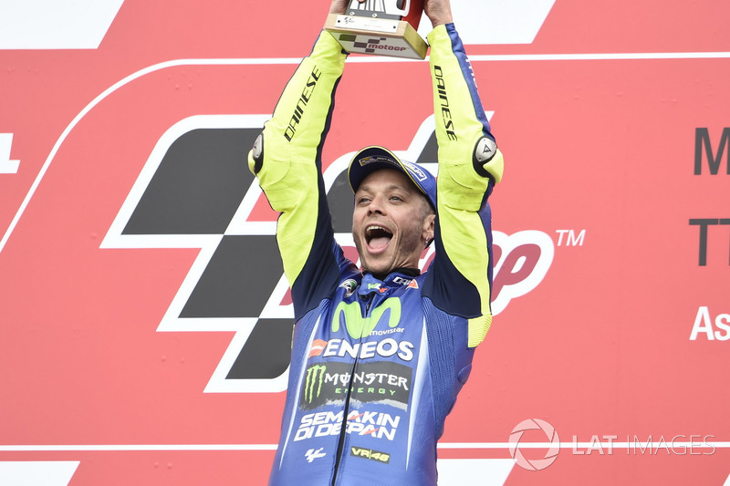 Podium: Race winner Valentino Rossi, Yamaha Factory Racing