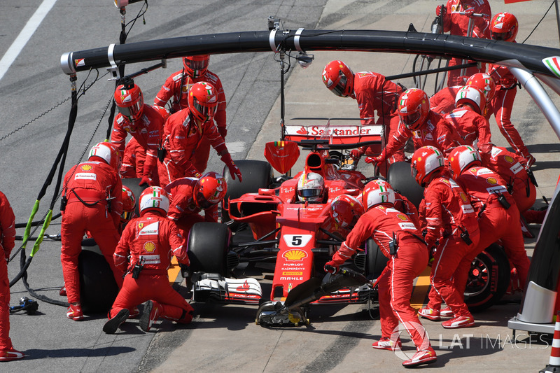 Sebastian Vettel, Ferrari SF70H pit stop