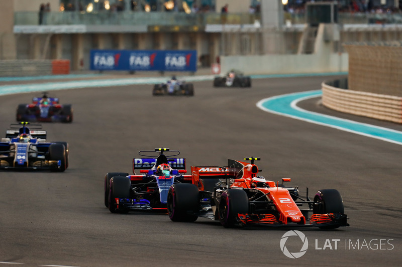 Стоффель Вандорн McLaren MCL32, П'єр Гаслі, Scuderia Toro Rosso STR12