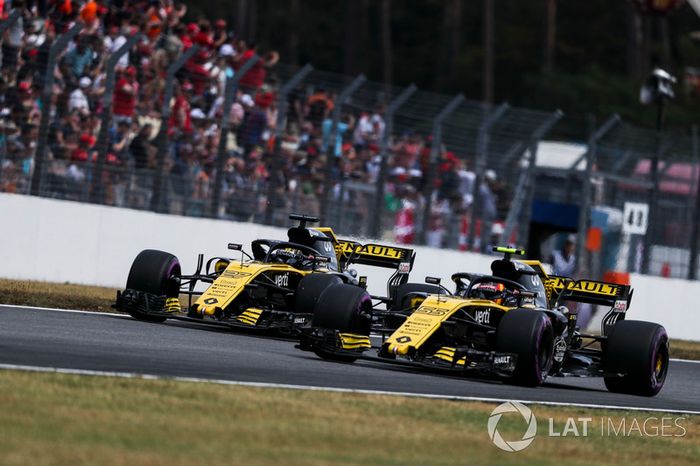 Nico Hulkenberg, Renault Sport F1 Team R.S. 18 y Carlos Sainz Jr., Renault Sport F1 Team R.S. 18