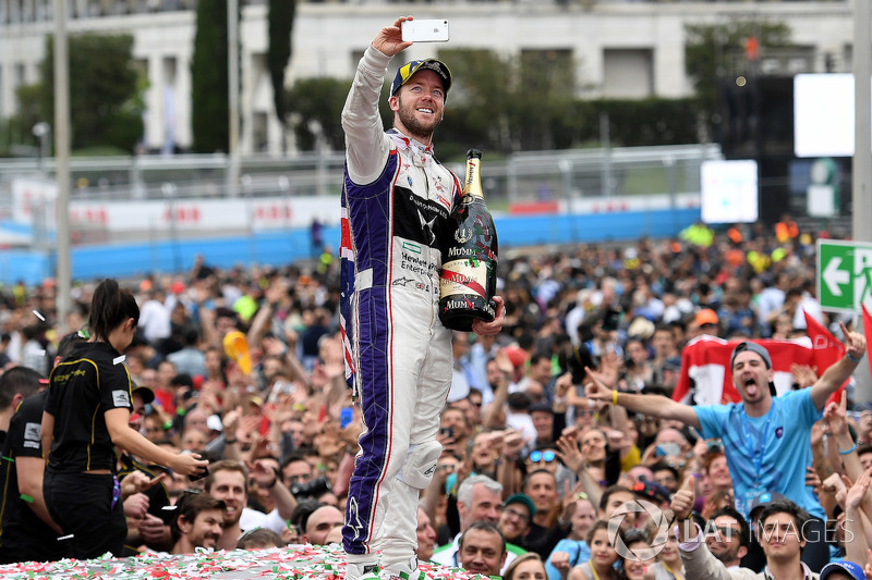 Ganador de la carrera Sam Bird, DS Virgin Racing