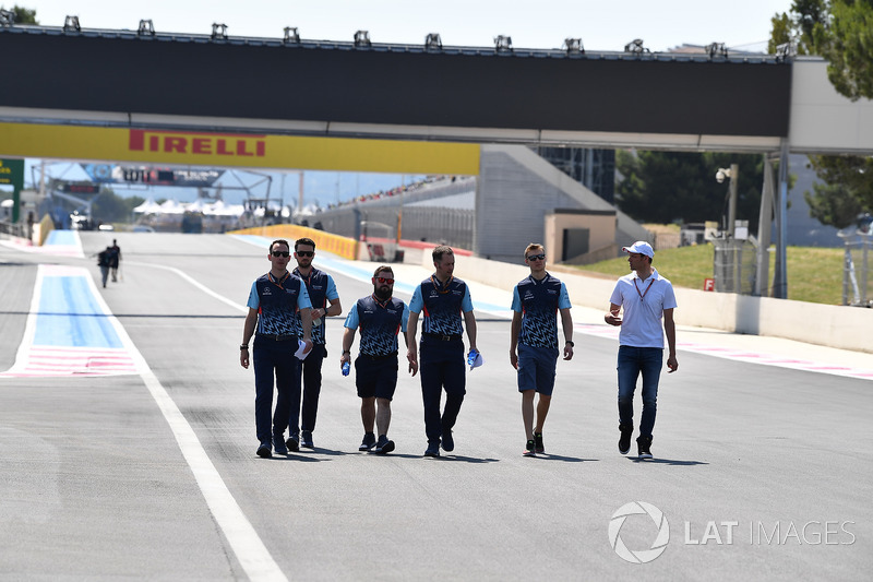 Sergey Sirotkin, Williams walks the track