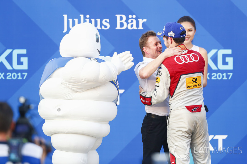 Allan McNish, Team Principal, Audi Sport Abt Schaeffler, Daniel Abt, Audi Sport ABT Schaeffler, sur le podium