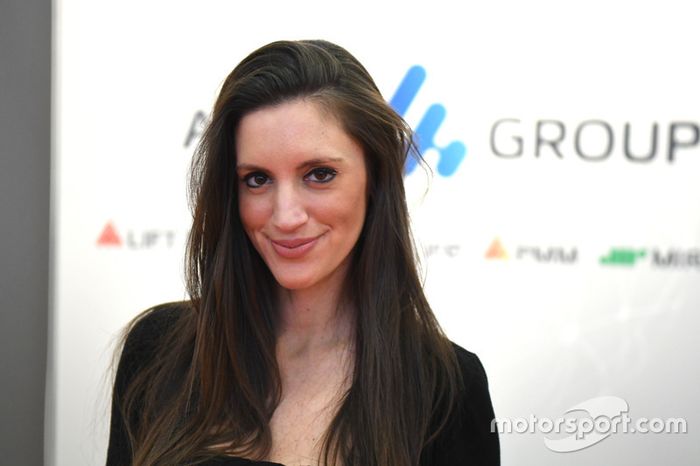 Las chicas en el Salón del Automóvil de Bolonia 2017