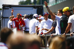 The drivers' parade. L-R: Sebastian Vettel, Ferrari, Kimi Raikkonen, Ferrari, Sergio Perez, Force India, Marcus Ericsson, Sauber, Brendon Hartley, Toro Rosso, Romain Grosjean, Haas F1 Team, Stoffel Vandoorne, McLaren, and Nico Hulkenberg, Renault Sport F1 Team