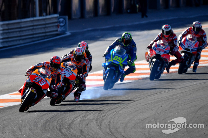 10. Marquez sukses menjadi juara dunia di Valencia