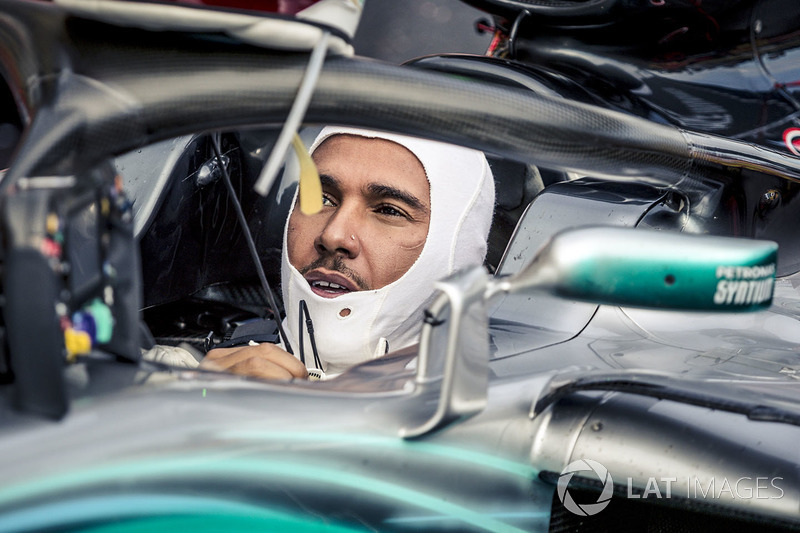 Race winner Lewis Hamilton, Mercedes-AMG F1 W09 in parc ferme