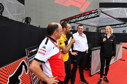 Frederic Vasseur, Sauber, Takım Patronu, Cyril Abiteboul, Renault Sport F1 Direktörü ve Eric Boullier, McLaren Yarış Direktörü