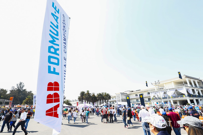 ABB logo en la eVillage