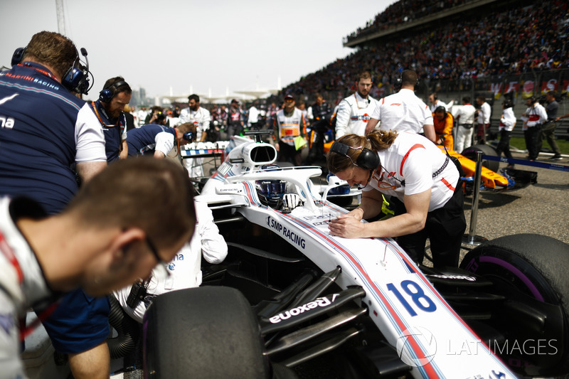 Lance Stroll, Williams FW41 Mercedes, on the grid