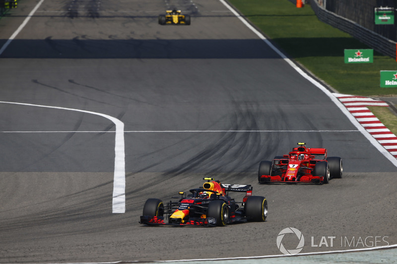 Max Verstappen, Red Bull Racing RB14 Tag Heuer, Kimi Raikkonen, Ferrari SF71H