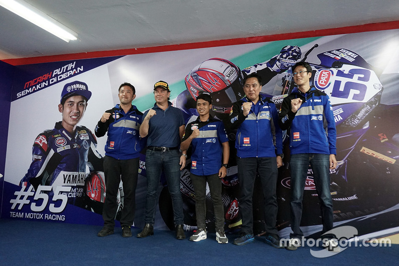 Management PT. Yamaha Indonesia Motor Mfg (YIMM) dan Galang Hendra, Yamaha Team MotoX Racing