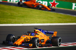 Fernando Alonso, McLaren MCL33, leads Stoffel Vandoorne, McLaren MCL33