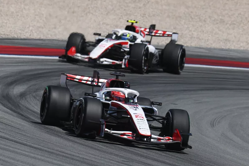 Oliver Bearman, Écurie Haas F1, Esteban Ocon, Écurie Haas F1
