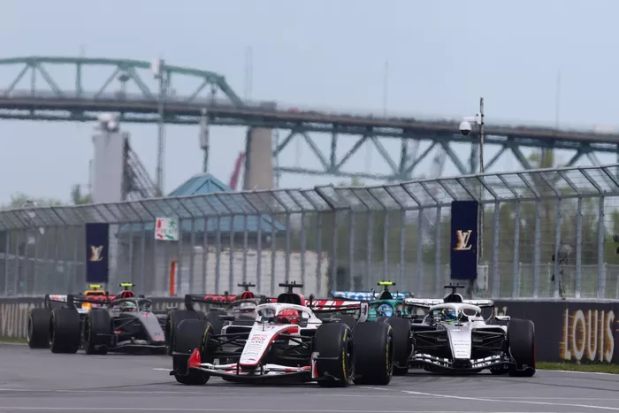 Fernando Alonso, Aston Martin Racing, Esteban Ocon, Haas F1 Team, Sergio Perez, Cadillac Racing