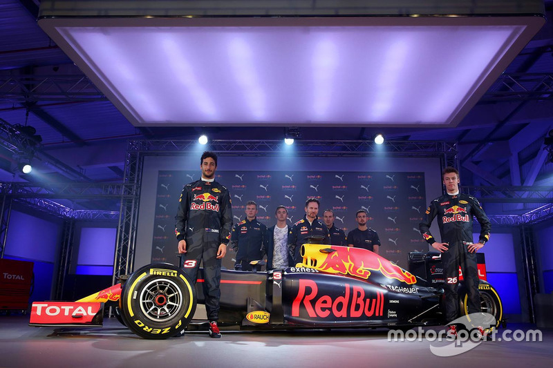 8. Daniel Ricciardo and Daniil Kvyat with the Red Bull Racing RB12 livery