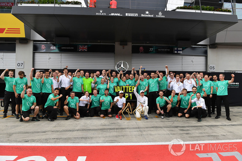 Yarış galibi Valtteri Bottas, Mercedes AMG F1, Lewis Hamilton, Mercedes AMG F1 ve takım