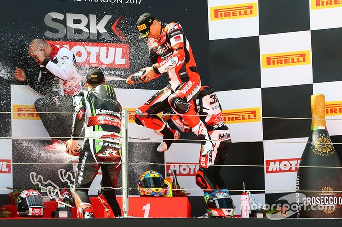Podium: ganador de la carrera Chaz Davies, Ducati Team, segundo clasificado Jonathan Rea, Kawasaki Racing, tercer clasificado Marco Melandri, Ducati Team