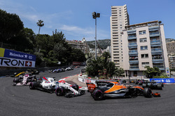 Lewis Hamilton, Mercedes AMG F1 W08, Stoffel Vandoorne, McLaren MCL32, Felipe Massa, Williams FW40, Esteban Ocon, Sahara Force India F1 VJM10 lors du tour de formation